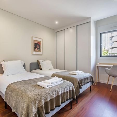 Nomads Lux - 2Bdr & Parking Flores Square Porto Zewnętrze zdjęcie