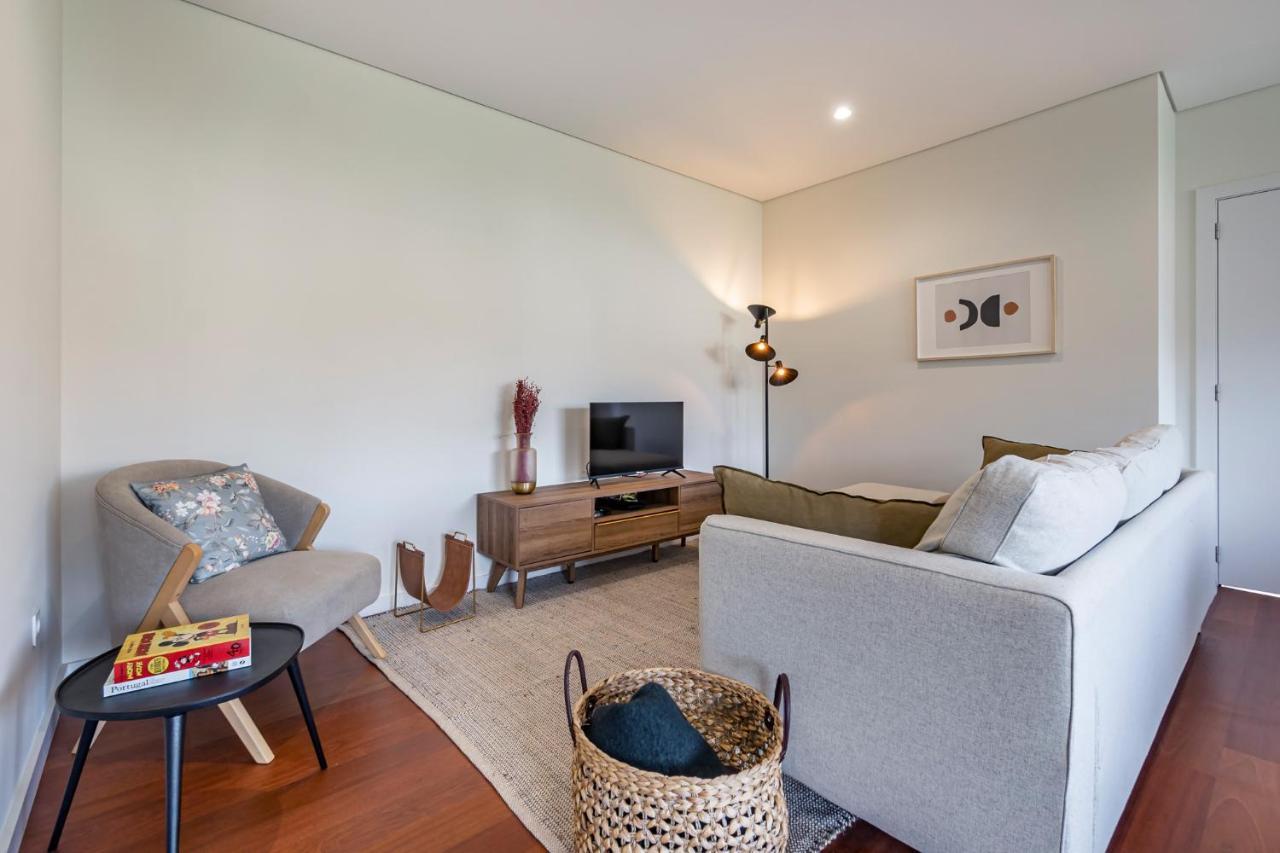 Nomads Lux - 2Bdr & Parking Flores Square Porto Zewnętrze zdjęcie